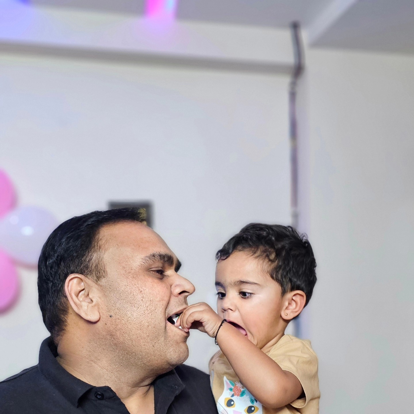 લાડલી ધારવી ને ૨ વર્ષની જન્મ દિવસની ખુબ ખુબ શુભેચ્છાઓ.